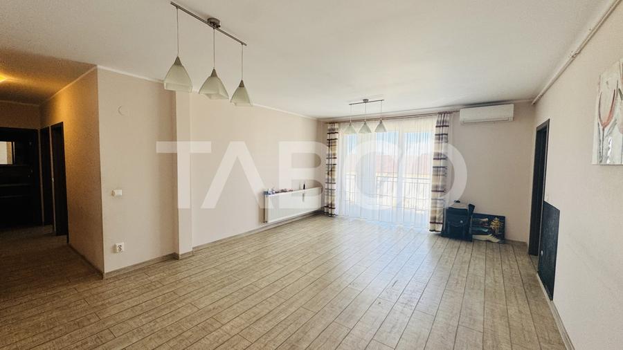 Apartament cu 3 camere decomandat, mobilat în Lupeni