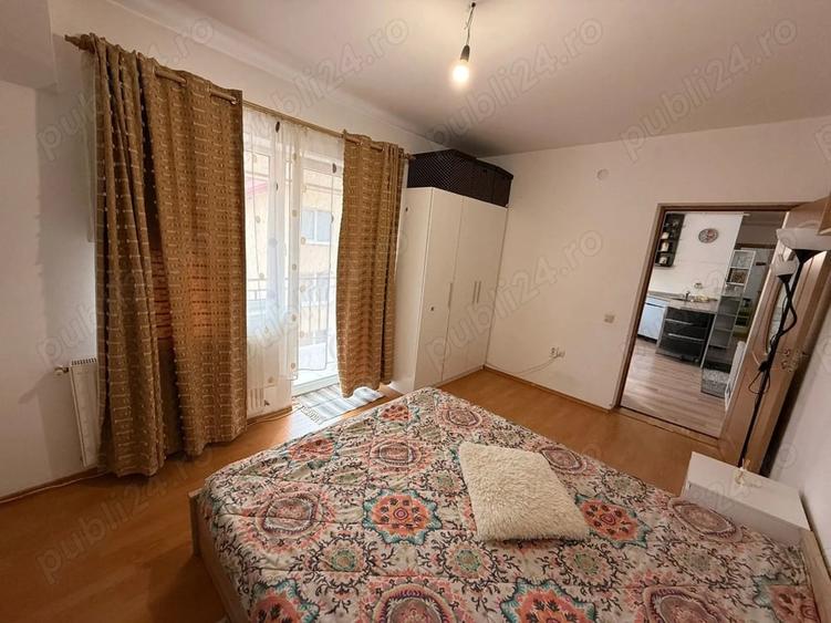 Apartament cu 3 camere semidecomandat în Florești