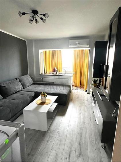Apartament cu 3 camere decomandat în Șagului