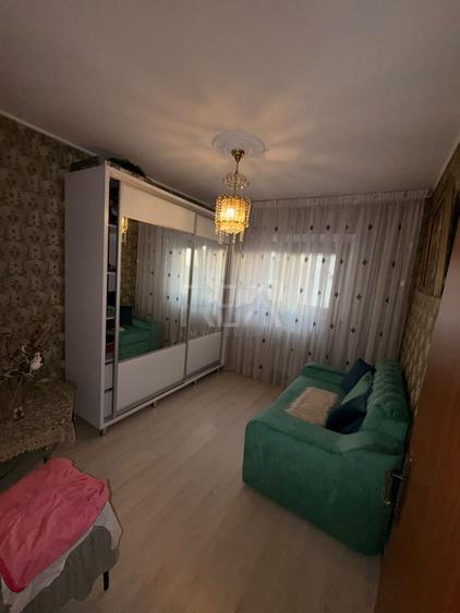 Apartament cu 4 camere decomandat, mobilat în Crângași