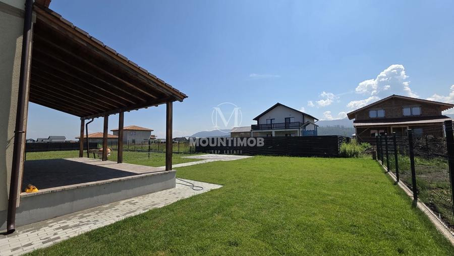 Casă individuală cu 4 camere cu Canalizare în Exterior Est