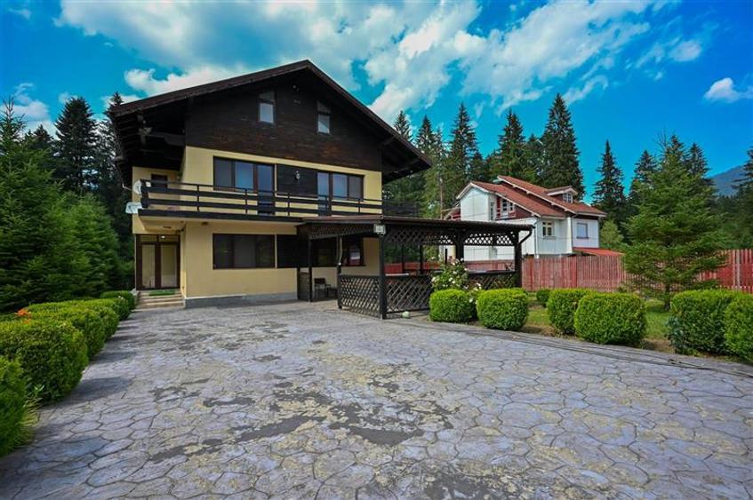 Casă individuală cu 5 camere cu Teren 1700 Mp în Timișu de Sus