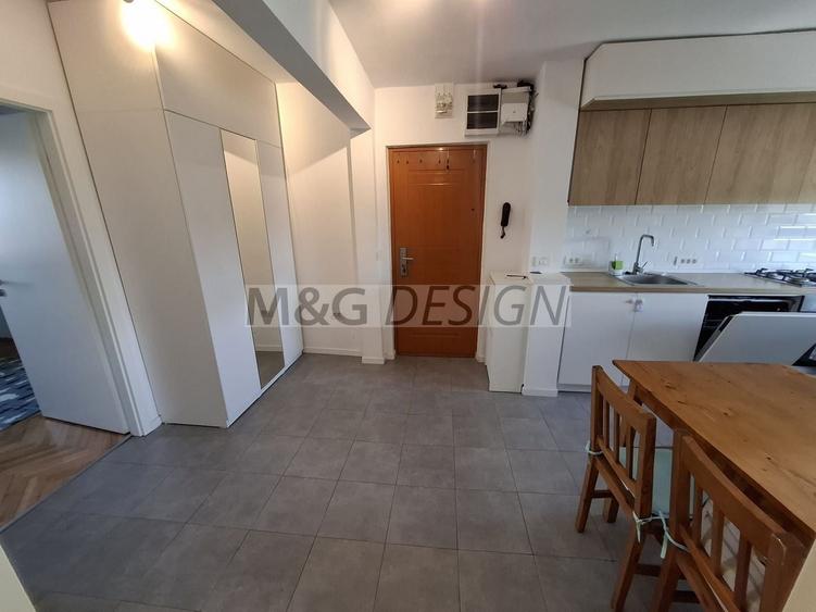 Apartament cu 3 camere decomandat, mobilat în Dâmbovița