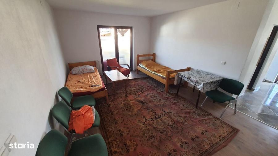 Casă cu 3 camere în Central