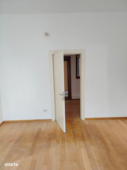 Apartament cu 6 camere decomandat în Cișmigiu