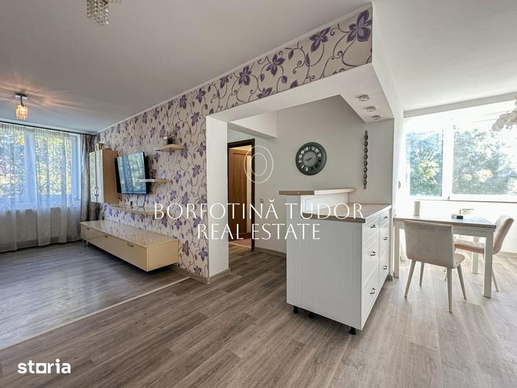 Apartament cu 3 camere semidecomandat în Plopilor