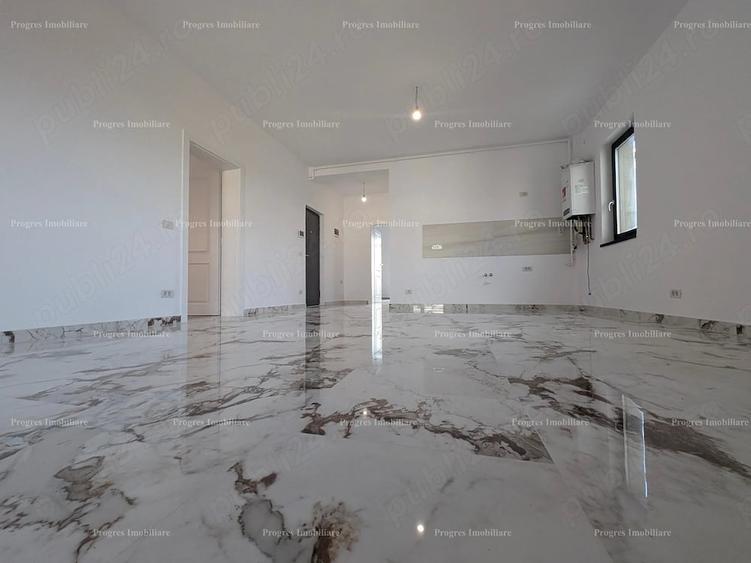 Apartament cu 3 camere decomandat în Est