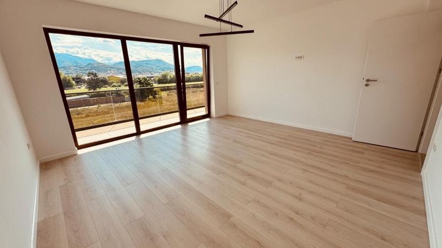 Apartament cu 3 camere decomandat în Griviței
