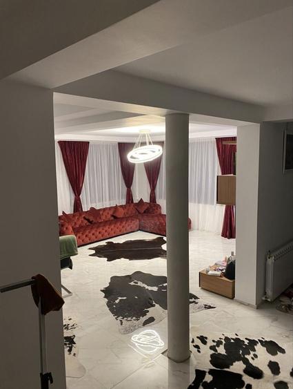 Casă cu 4 camere în Central