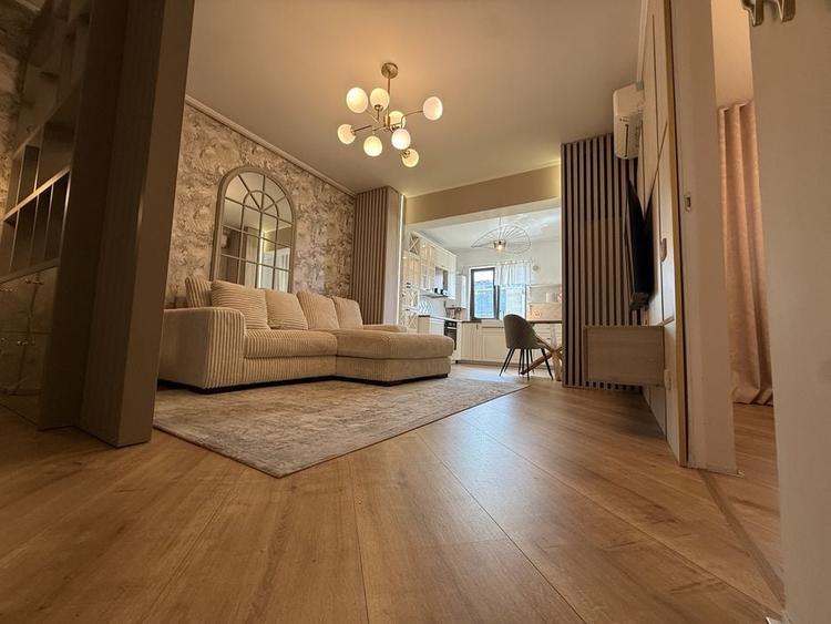 Apartament cu 3 camere semidecomandat, mobilat în Pipera