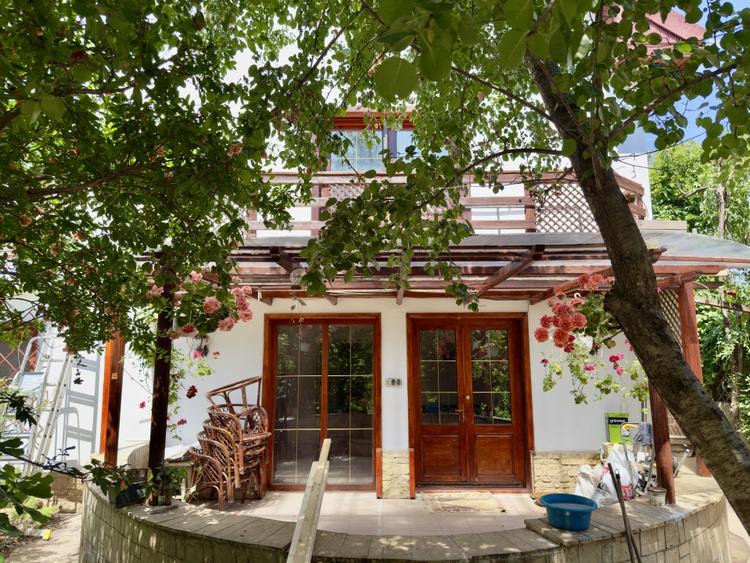Casă individuală cu 6 camere cu Teren 658 Mp în Agigea