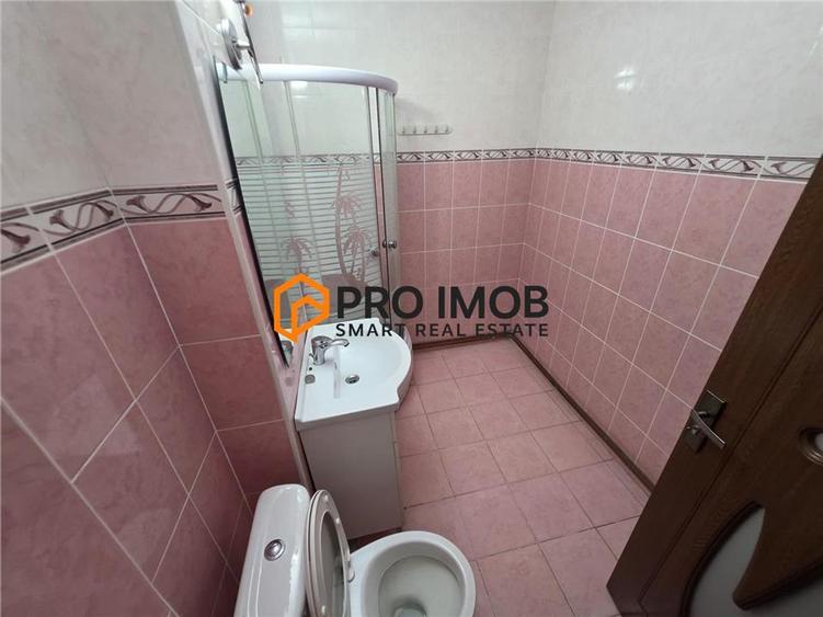 Apartament cu 3 camere decomandat în Central