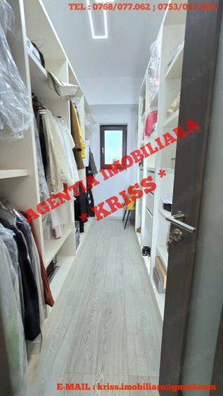 Apartament cu 4 camere decomandat în Trivale