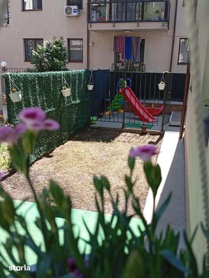 Apartament cu 4 camere decomandat, mobilat în Dobroești