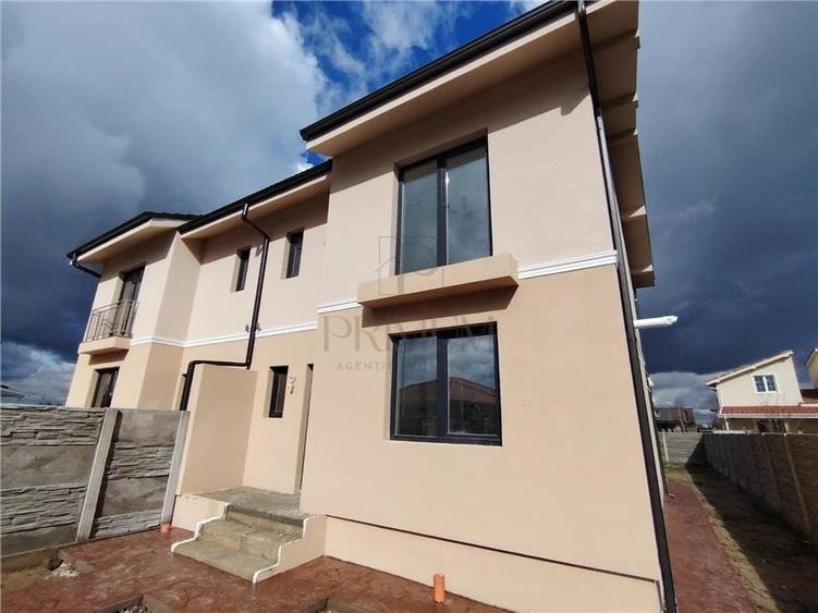 Duplex cu 4 camere cu Canalizare în Moșnița Nouă