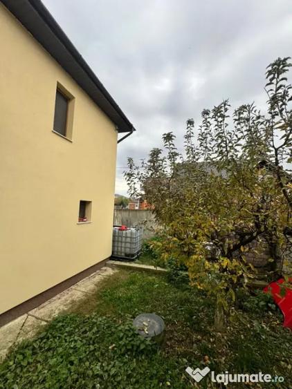 Casă cu 5 camere cu Teren 1310 Mp în Central
