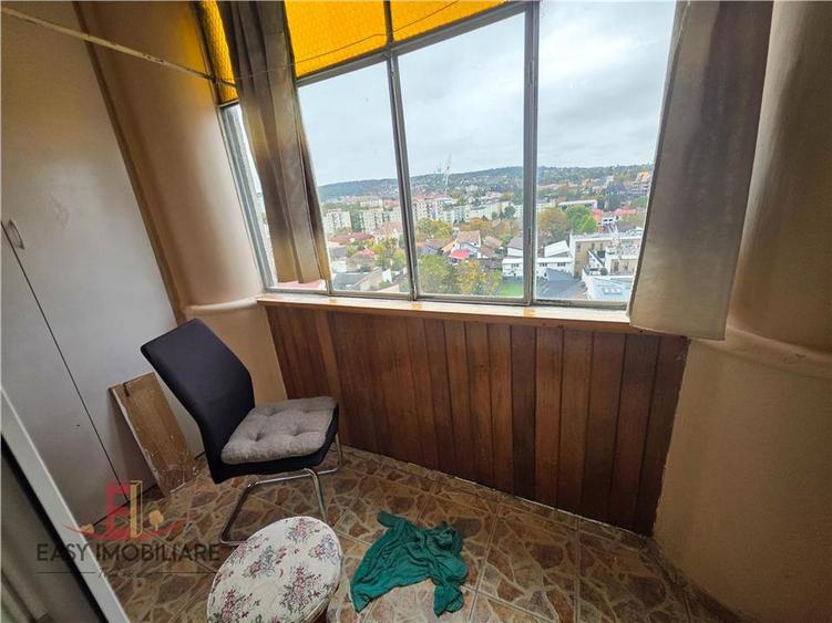 Apartament cu 4 camere decomandat în 7 Noiembrie