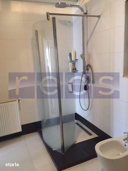 Casă cu 5 camere cu Teren 220 Mp în Titan