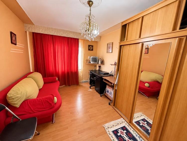 Apartament cu 2 camere decomandat în Ampoi 1