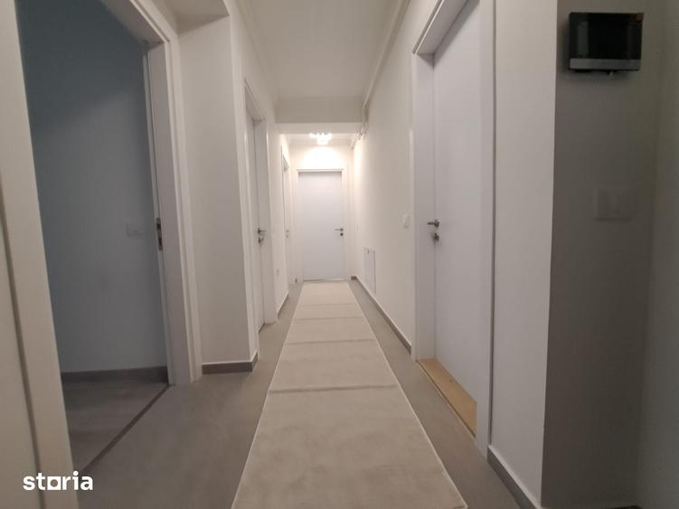 Apartament cu 3 camere decomandat în Energia