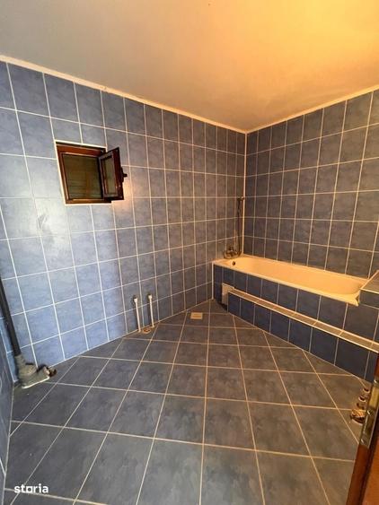 Casă cu 4 camere în Aurești