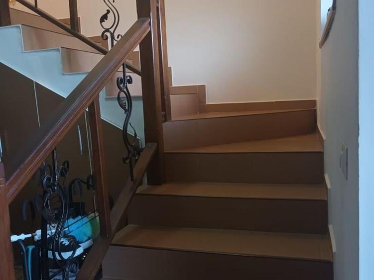 Casă individuală cu 5 camere cu Teren 520 Mp în Nord