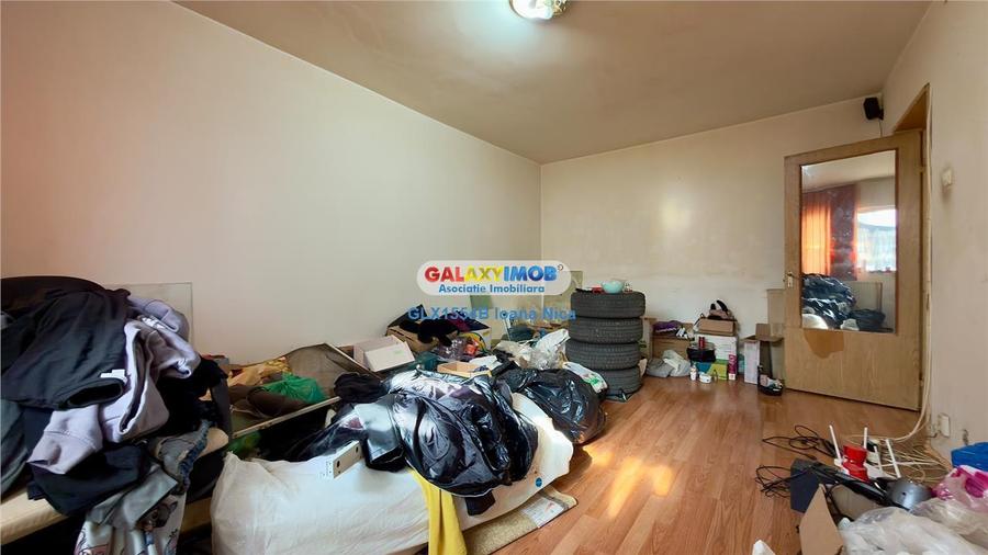 Apartament cu 3 camere decomandat, mobilat în Titan