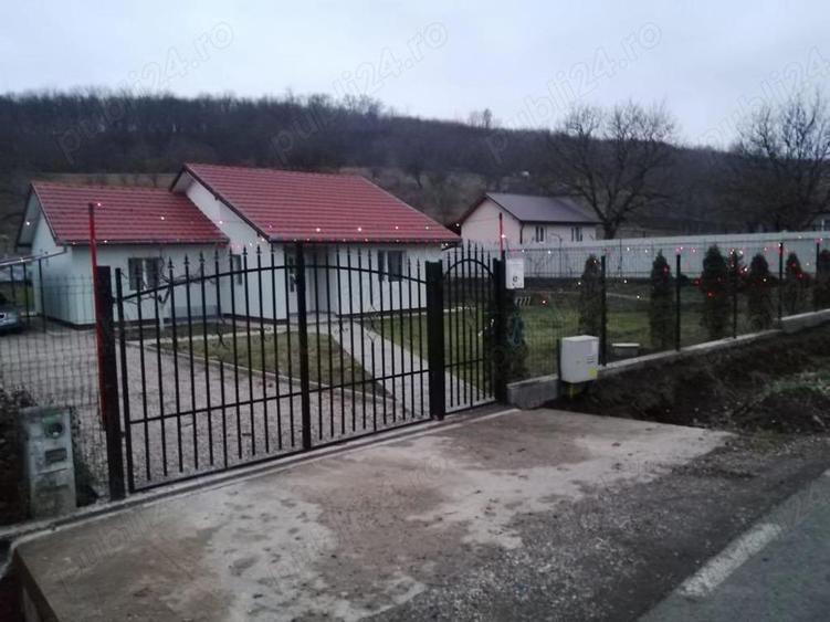Casă cu 2 camere cu Teren 2984 Mp în Avrămești
