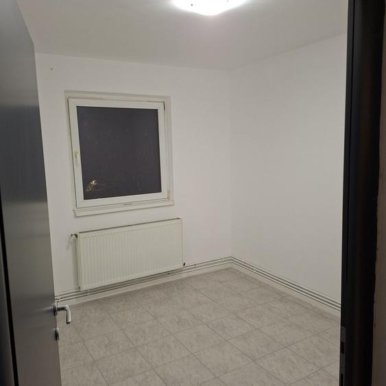 Apartament cu 2 camere semidecomandat în Florilor