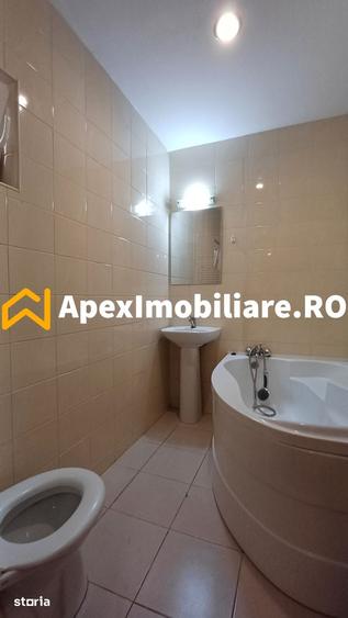 Apartament cu 2 camere decomandat în Victoriei