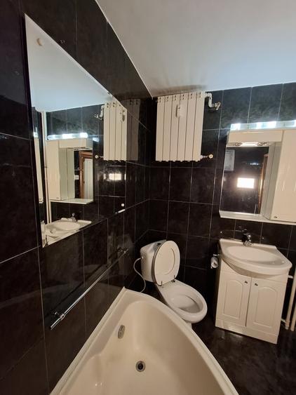 Apartament cu 3 camere decomandat în Alexandru Obregia