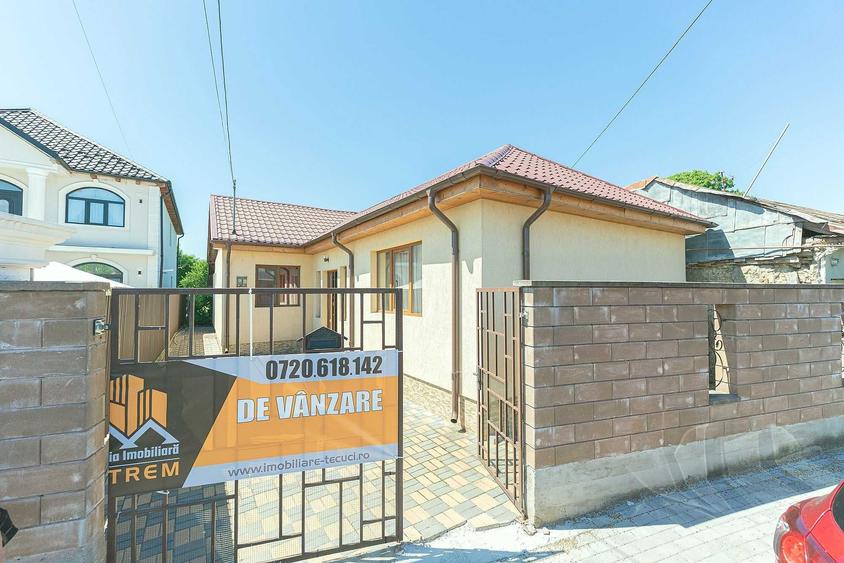 Casă cu 3 camere cu Teren 354 Mp în Central
