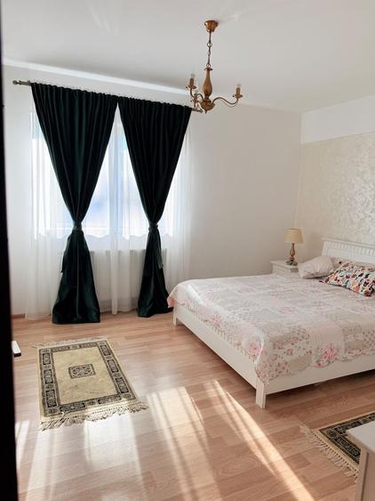 Apartament cu 3 camere decomandat în Exterior Vest