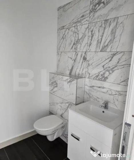 Spațiu comercial, de 2,351 mp, în Central