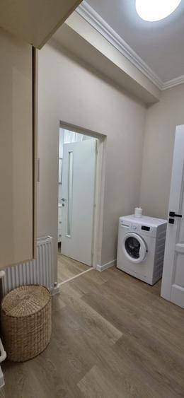 Apartament cu 2 camere semidecomandat, mobilat în Parcul Carol