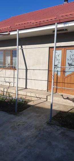 Casă cu 4 camere cu Teren 800 Mp în Corni