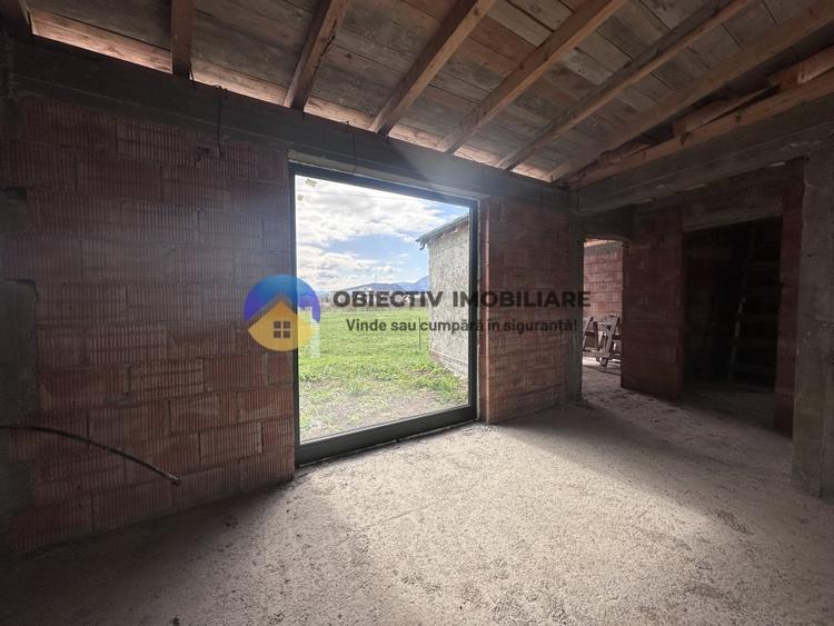 Casă individuală cu 4 camere cu Teren 789 Mp în Vest