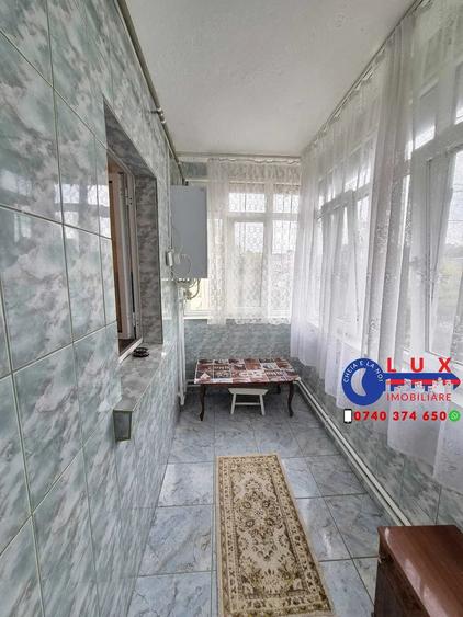 Apartament cu 3 camere decomandat în E3