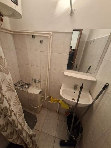 Garsonieră decomandată în Podu Roș