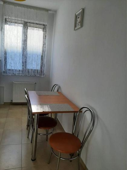 Apartament cu 2 camere decomandat în Florești