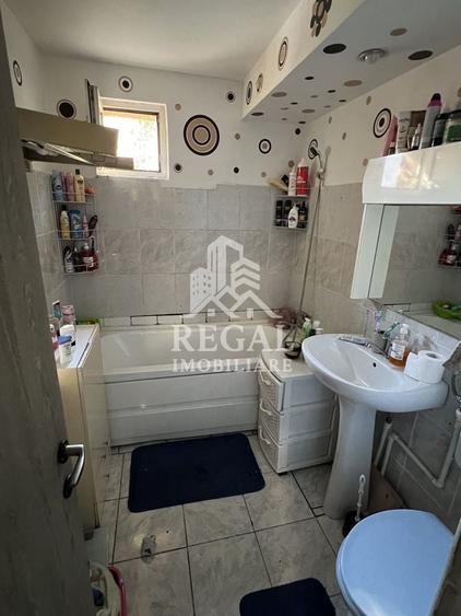 Apartament 3 camere de vânzare – Micro 5/1, Bd. Traian - 7