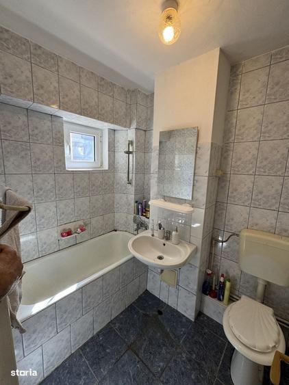 Apartament cu 3 camere decomandat în Micro 16