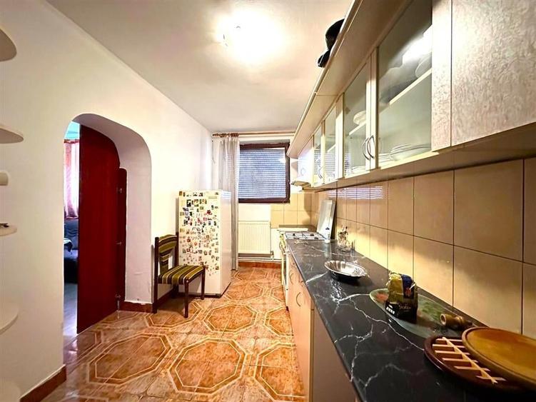 Casă cu 4 camere cu Teren 250 Mp în Pârneava