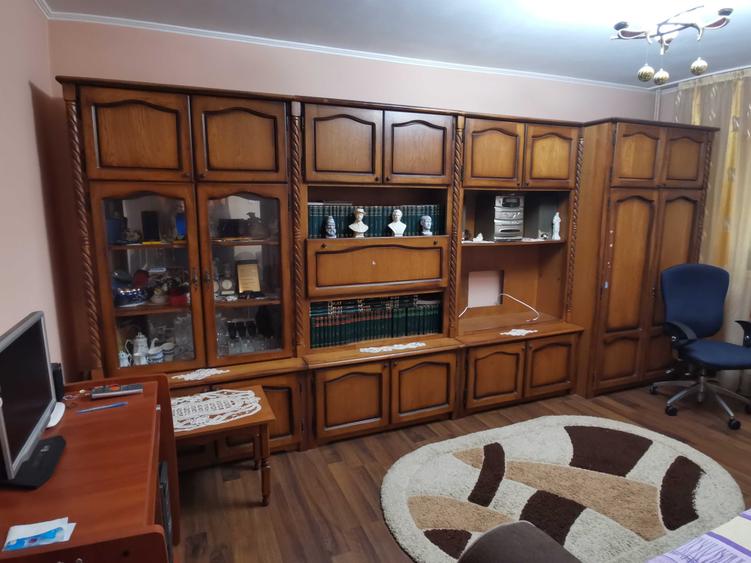 Apartament cu 4 camere decomandat în Central