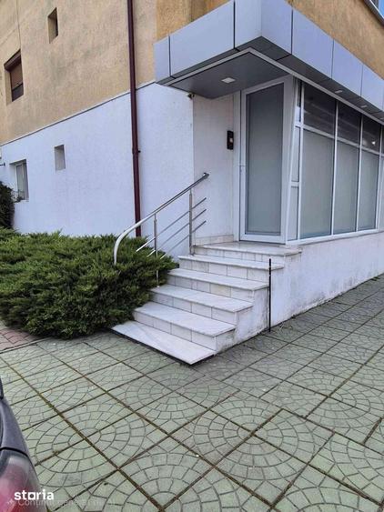 Spațiu comercial, de 80 mp, în Autogară