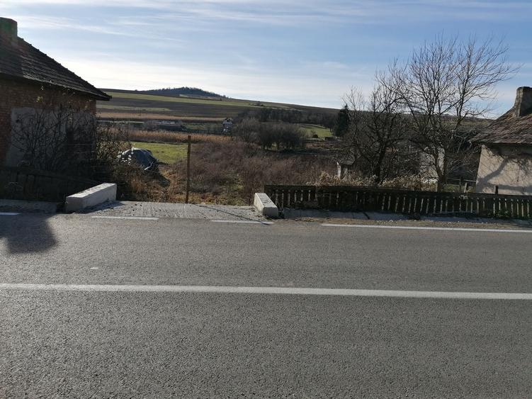 Teren de 1700 mp, în Florești
