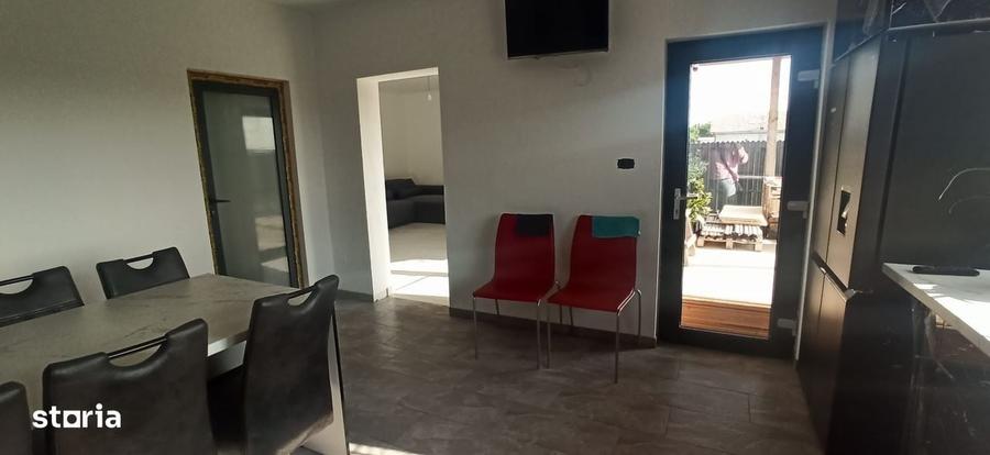 Casă cu 3 camere cu Teren 1100 Mp în Mândruloc