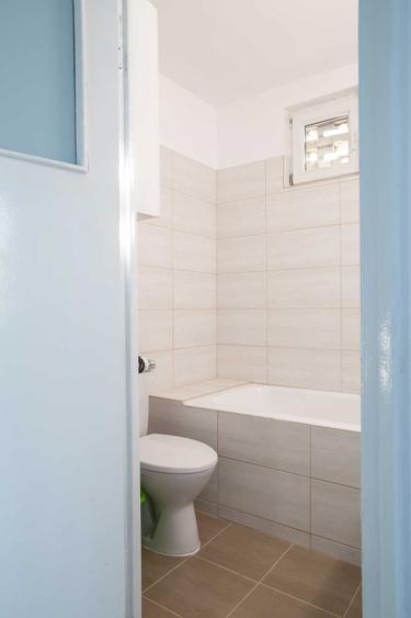 Apartament cu 3 camere semidecomandat în Ștefan cel Mare