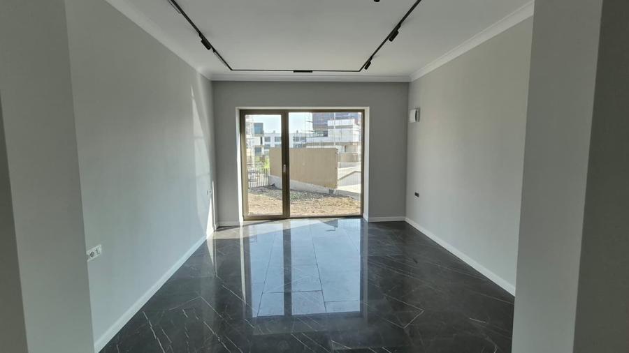 Apartament cu 3 camere decomandat, mobilat în Băneasa