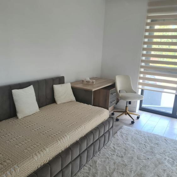 Apartament cu 2 camere semidecomandat în P-ta Presei Libere